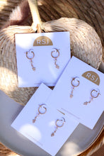 Load image into Gallery viewer, •MEDUSA Earrings