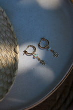 Load image into Gallery viewer, •MEDUSA Earrings