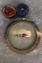 Load image into Gallery viewer, Sunstone Ring - Size (small) 7

