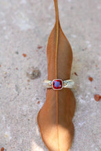 Load image into Gallery viewer, Sunstone Ring - Size (small) 7
