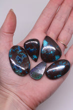 Load image into Gallery viewer, Lot 58- Earth &amp; Blue Tones
