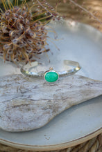 Load image into Gallery viewer, COSMO Cuff - Chrysoprase
