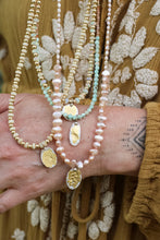 Load image into Gallery viewer, Vintage Shell Beaded Necklace
