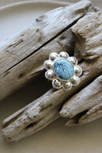 Load image into Gallery viewer, •BLOSSOM Ring- Size 7
